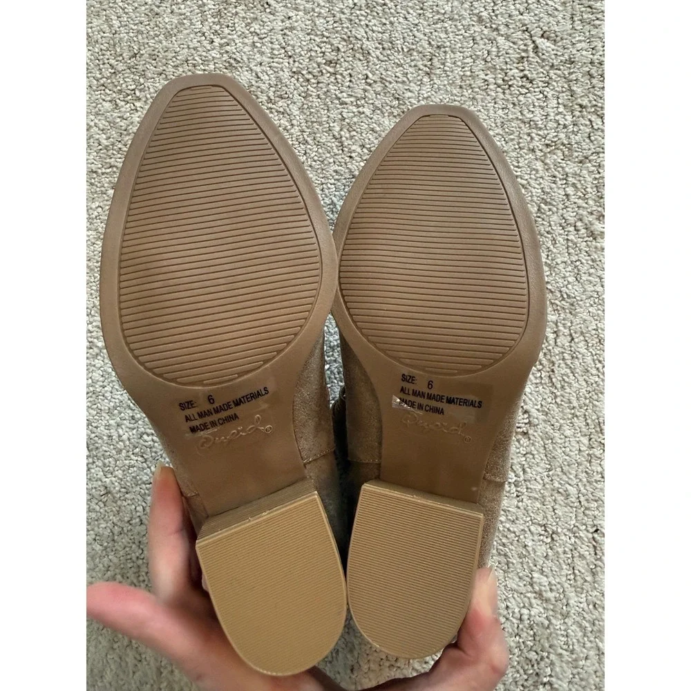Qupid Taupe Suede Cutout Ankle Bootie Heel Sz 6 –‎ Cute Western Boho Vibes